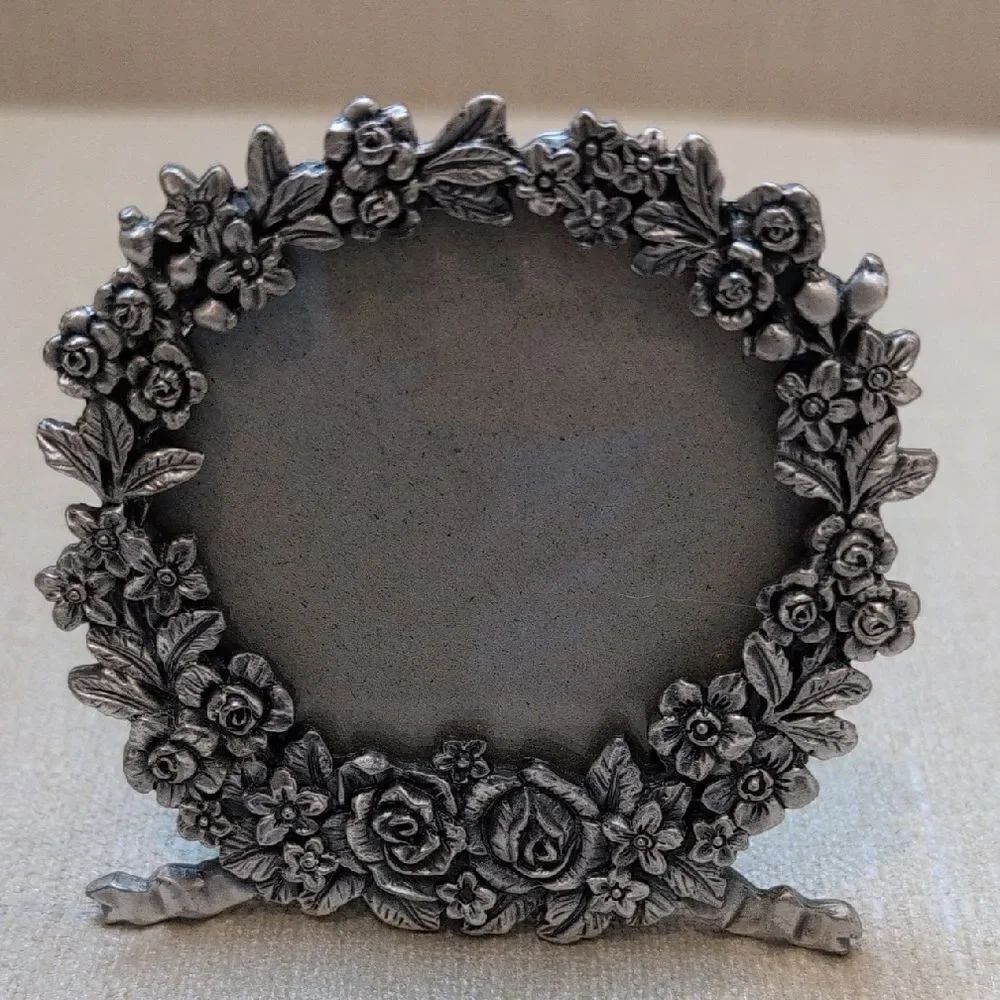 Vintage Floral Pewter Metal Picture Photo Frame